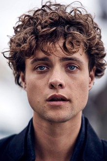 Дъглас Смит / Douglas Smith