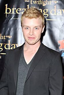 Ноел Фишър / Noel Fisher