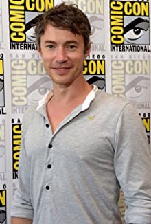 Том Уизъм / Tom Wisdom