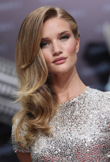Роузи Хънтингтън / Rosie Huntington-Whiteley