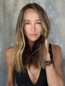 Шарни Винсън / Sharni Vinson