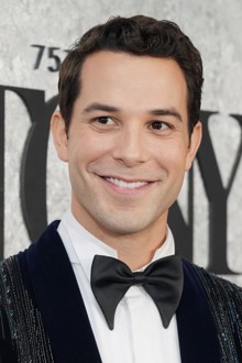 Скайлър Остин / Skylar Astin