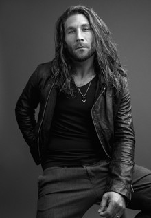Зак Макгоуън / Zach McGowan