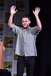 Иън де Кестекър / Iain De Caestecker