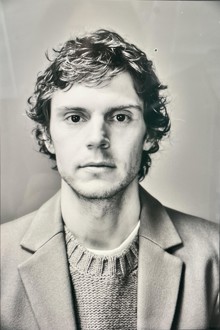 Евън Питърс / Evan Peters