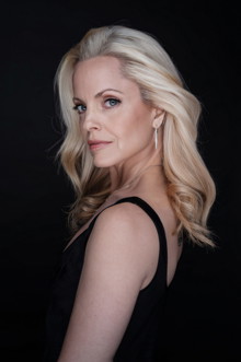 Мена Сувари / Mena Suvari