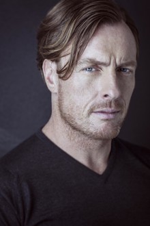 Тоби Стивънс / Toby Stephens