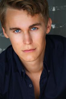 Рис Уейкфийлд / Rhys Wakefield