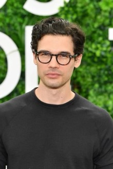 Стивън Стрейт / Steven Strait
