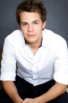 Джони Симънс / Johnny Simmons