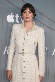 Мили Брейди / Millie Brady