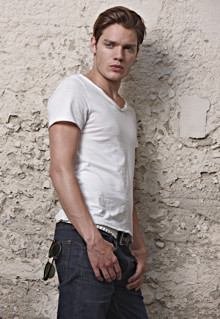 Доминик Шерууд / Dominic Sherwood