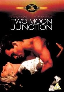 Two Moon Junction / Сливане на две луни